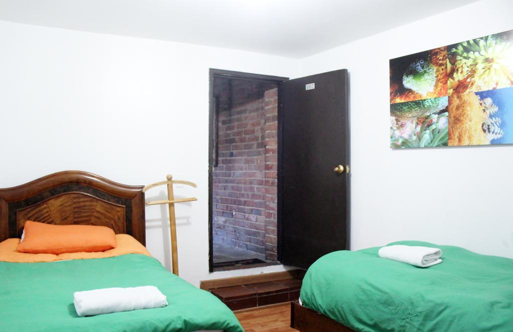 Hostal La Pinta Bogotá Eksteriør billede