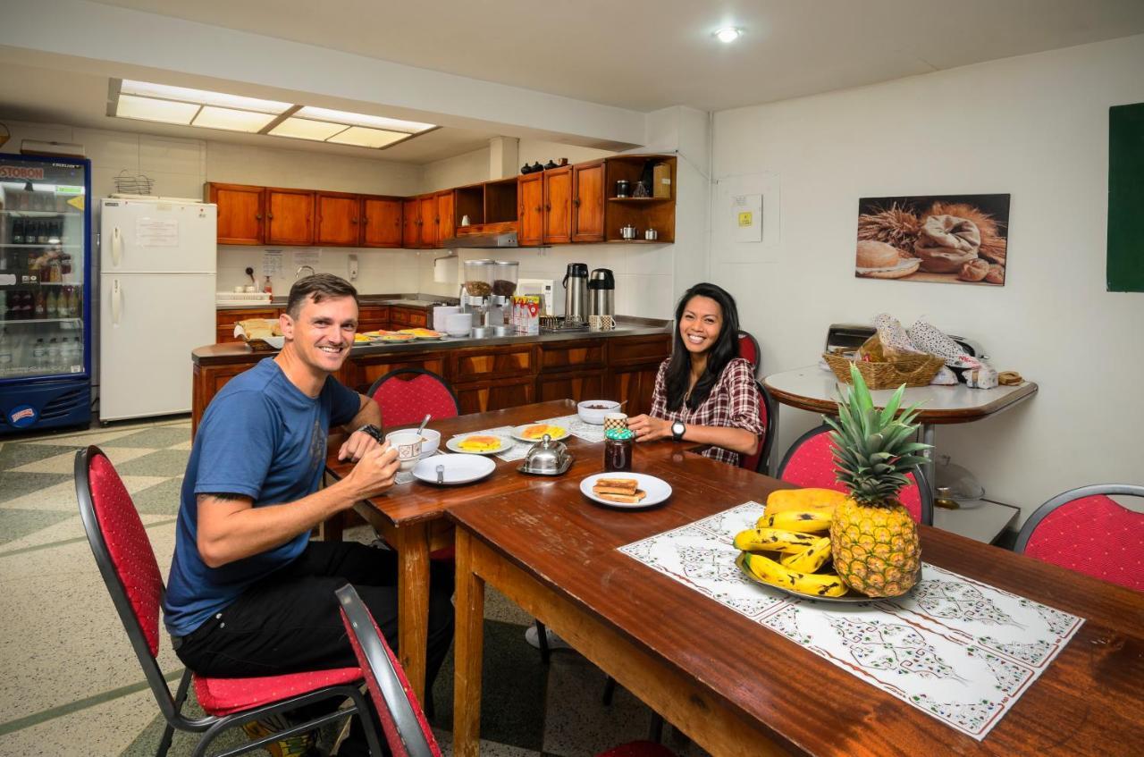 Hostal La Pinta Bogotá Eksteriør billede