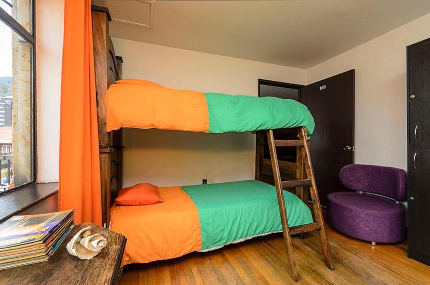 Hostal La Pinta Bogotá Eksteriør billede