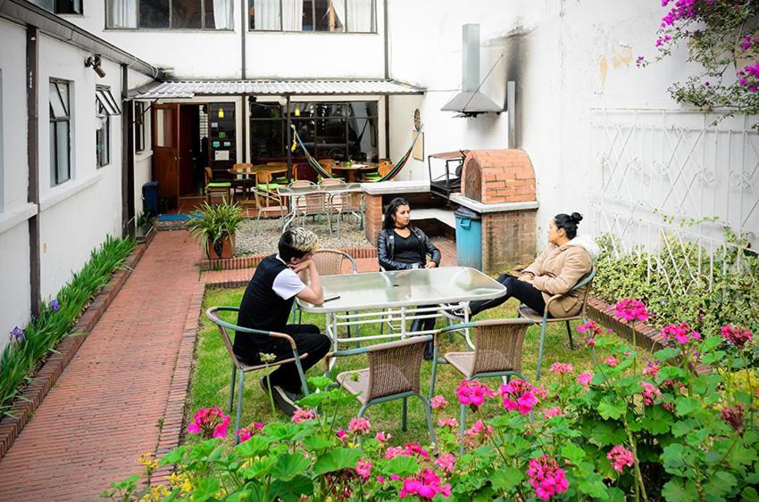 Hostal La Pinta Bogotá Eksteriør billede