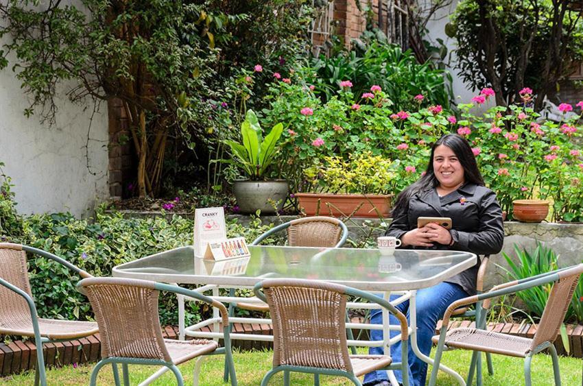Hostal La Pinta Bogotá Eksteriør billede