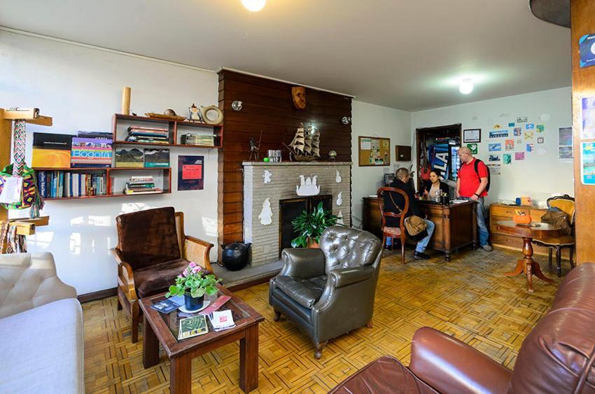 Hostal La Pinta Bogotá Eksteriør billede