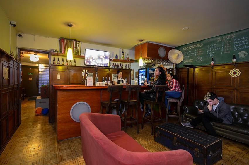 Hostal La Pinta Bogotá Eksteriør billede