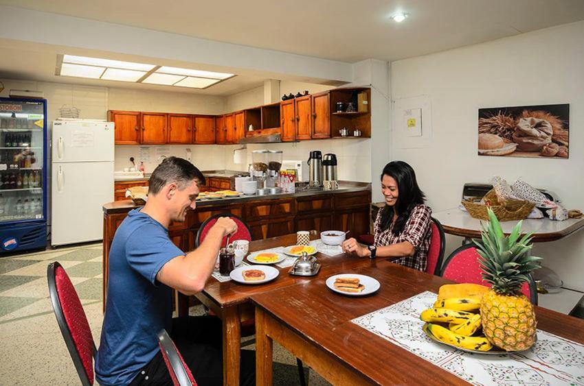Hostal La Pinta Bogotá Eksteriør billede